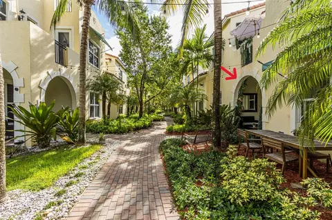 12467 NW 17th Ct, Pembroke Pines, FL 33028