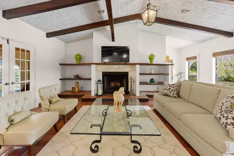 Living - 9999 NE 120th St, Okeechobee, FL 34972 photo 4 of 6