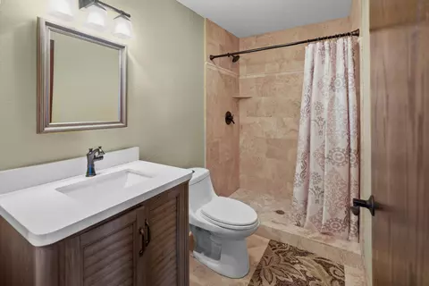Bath - 9999 NE 120th St, Okeechobee, FL 34972 photo 5 of 7