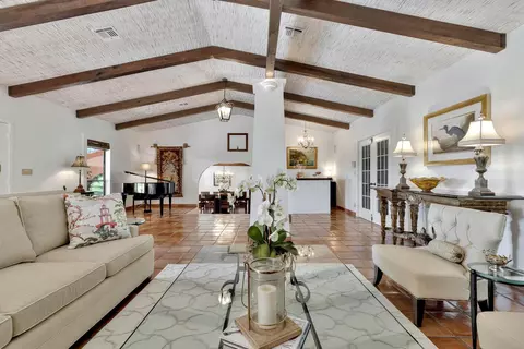 Living - 9999 NE 120th St, Okeechobee, FL 34972 photo 2 of 6