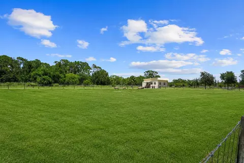 Exterior - 9999 NE 120th St, Okeechobee, FL 34972 photo 13 of 16