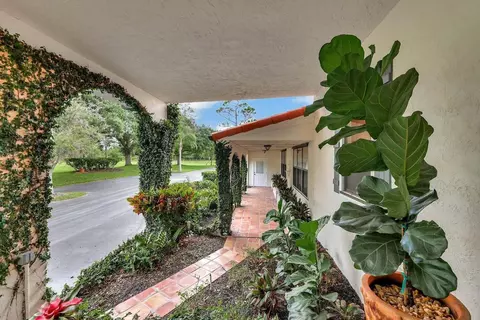 Exterior - 9999 NE 120th St, Okeechobee, FL 34972 photo 3 of 16