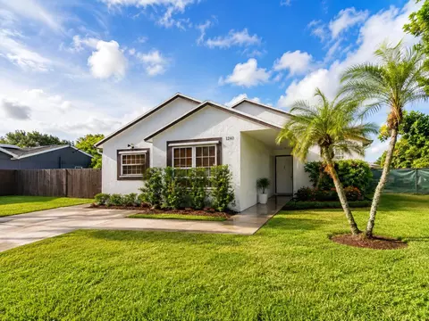 1240 Grandview Cir, Royal Palm Beach, FL 33411