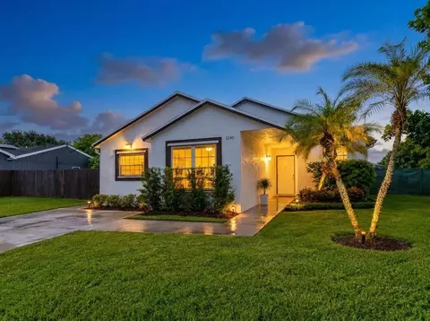 1240 Grandview Cir, Royal Palm Beach, FL 33411
