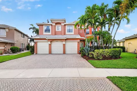2279 Ridgewood Cir, Royal Palm Beach, FL 33411