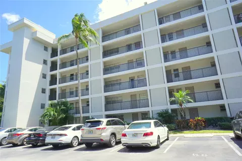 2600 S Course Dr #410, Pompano Beach, FL 33069
