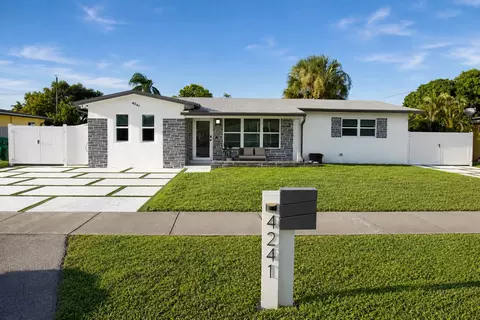 4241 SW 21st St, Fort Lauderdale, FL 33317