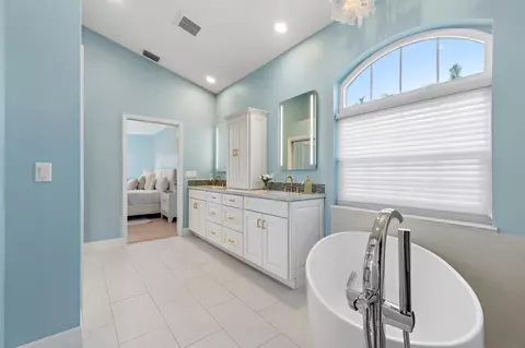 Bath - 17104 Crossgate Dr, Jupiter, FL 33477 photo 3 of 6
