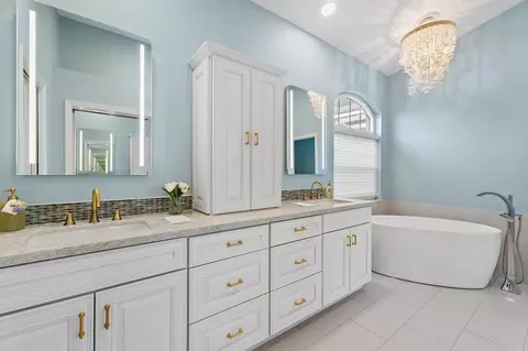 Bath - 17104 Crossgate Dr, Jupiter, FL 33477 photo 2 of 6