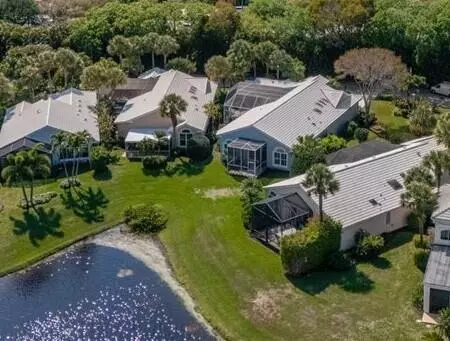 View/Area - 17104 Crossgate Dr, Jupiter, FL 33477 photo 3 of 11