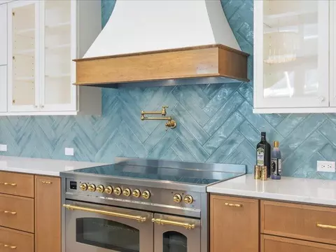 Kitchen - 17104 Crossgate Dr, Jupiter, FL 33477 photo 7 of 10