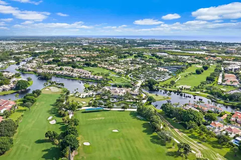 View/Area - 17104 Crossgate Dr, Jupiter, FL 33477 photo 8 of 11