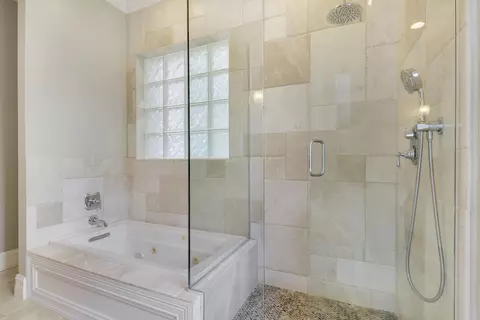 Bath - 314 Caravelle Dr, Jupiter, FL 33458 photo 3 of 5