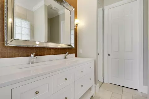 Bath - 314 Caravelle Dr, Jupiter, FL 33458 photo 2 of 5