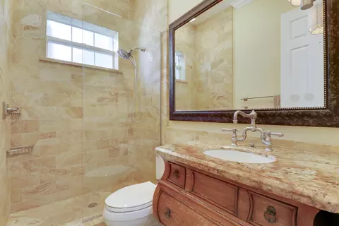Bath - 314 Caravelle Dr, Jupiter, FL 33458 photo 5 of 5