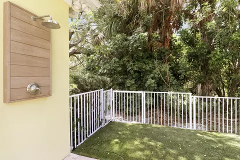 Exterior - 314 Caravelle Dr, Jupiter, FL 33458 photo 9 of 10