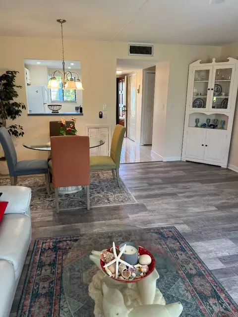 Dining - 5403 SE Miles Grant Rd #H108, Stuart, FL 34997 photo 2 of 3