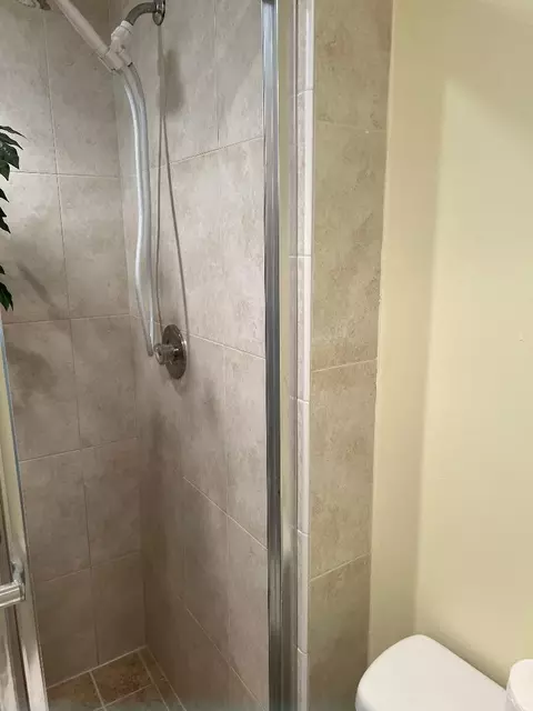 Bath - 5403 SE Miles Grant Rd #H108, Stuart, FL 34997 photo 5 of 8