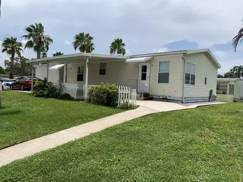 28 SE Flamenco Way, Port Saint Lucie, FL 34952