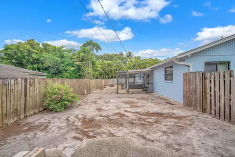 9240 Honeywell Rd, Lake Worth, FL 33467