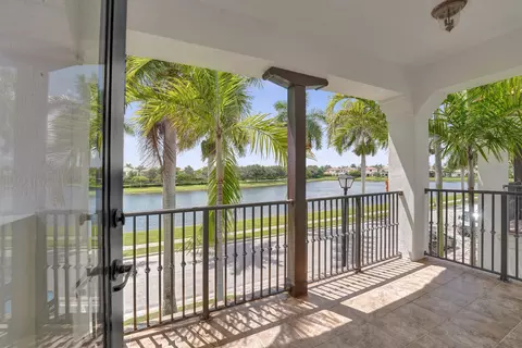 3760 NW 84th Way, Pembroke Pines, FL 33024