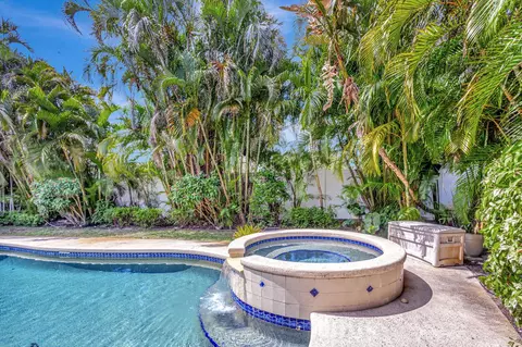 Exterior - 88 Pinehill Trl E, Tequesta, FL 33469 photo 5 of 5