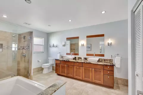 Bath - 88 Pinehill Trl E, Tequesta, FL 33469 photo 1 of 3