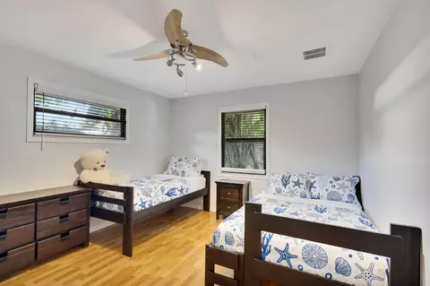 Bedroom - 88 Pinehill Trl E, Tequesta, FL 33469 photo 4 of 4