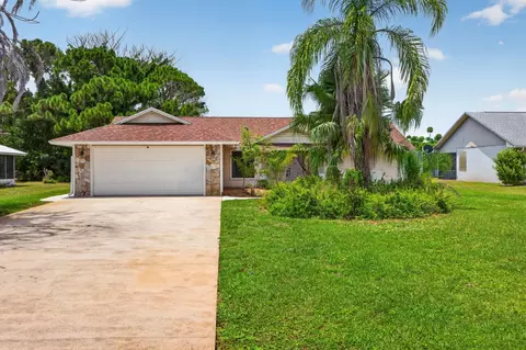5803 Deer Run Dr, Fort Pierce, FL 34951