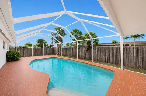8721 SW 200th Ter, Cutler Bay, FL 33189