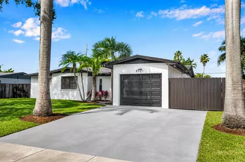 8721 SW 200th Ter, Cutler Bay, FL 33189