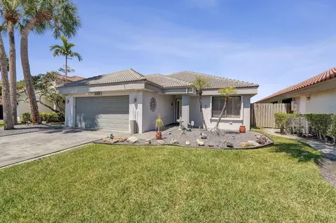 9355 NW 18th Dr, Plantation, FL 33322