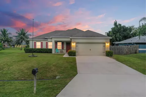 2109 SW Chestnut Ln, Port Saint Lucie, FL 34953