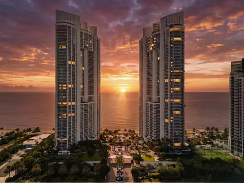 18201 Collins Ave #PH 5109, Sunny Isles Beach, FL 33160