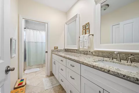 Bath - 3 SE Loggerhead Ln, Tequesta, FL 33469 photo 1 of 2