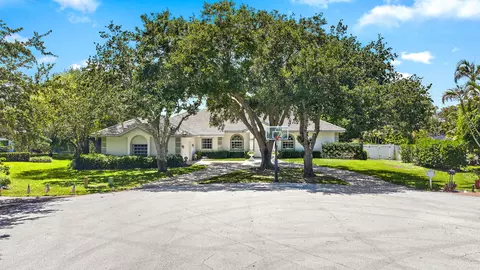 Exterior - 3 SE Loggerhead Ln, Tequesta, FL 33469 photo 6 of 7