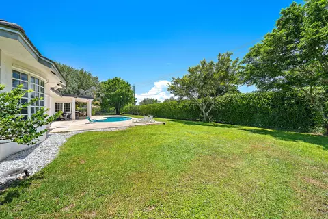 Exterior - 3 SE Loggerhead Ln, Tequesta, FL 33469 photo 5 of 7
