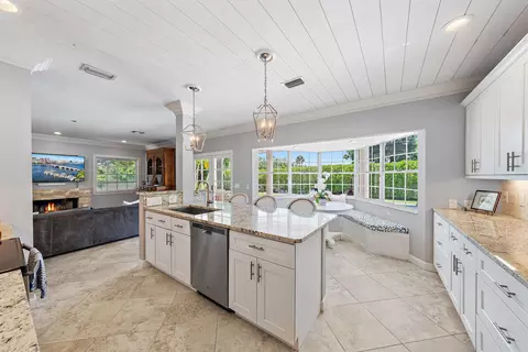 Kitchen - 3 SE Loggerhead Ln, Tequesta, FL 33469 photo 1 of 2