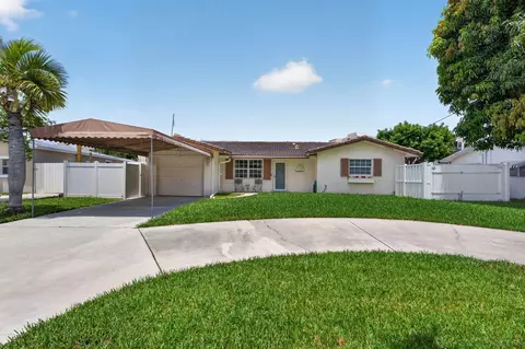 535 NE 8th Ave, Deerfield Beach, FL 33441