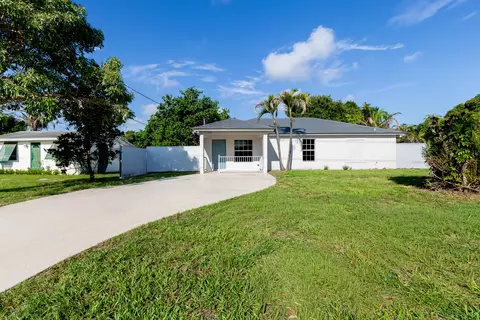 Exterior - 5060 SEbbtide Ave, Stuart, FL 34997 photo 2 of 10