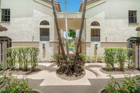 5115 Europa Dr #L, Boynton Beach, FL 33437