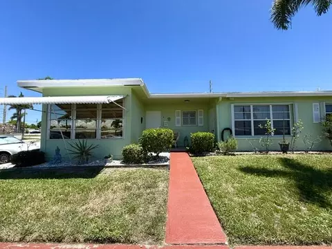 100 Pine Point Dr #A, Boynton Beach, FL 33435