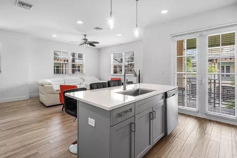 Kitchen - 3770 County Line Rd #B5, Tequesta, FL 33469 photo 3 of 3