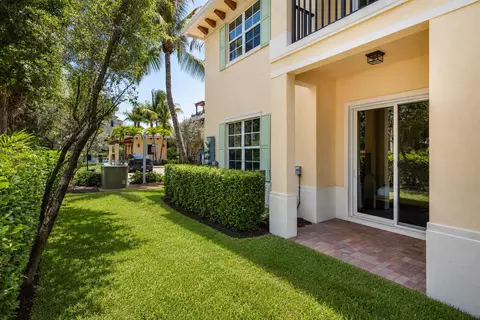 Exterior - 3770 County Line Rd #B5, Tequesta, FL 33469 photo 6 of 13