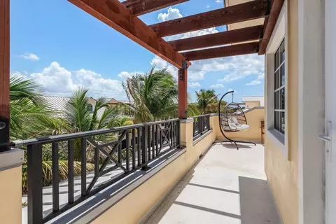 Exterior - 3770 County Line Rd #B5, Tequesta, FL 33469 photo 11 of 13