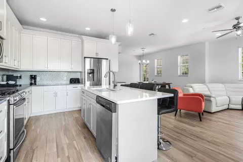 Kitchen - 3770 County Line Rd #B5, Tequesta, FL 33469 photo 2 of 3