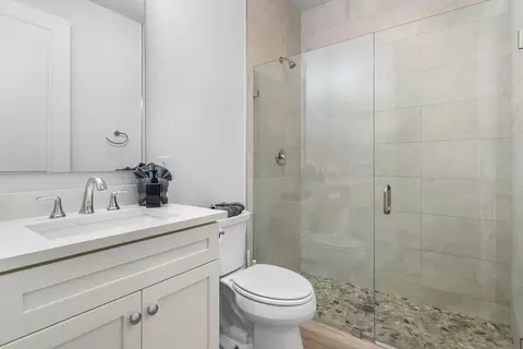 Bath - 3770 County Line Rd #B5, Tequesta, FL 33469 photo 1 of 4