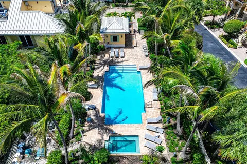 Exterior - 3770 County Line Rd #B5, Tequesta, FL 33469 photo 12 of 13