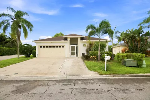 1490 Fairway Cir, Greenacres, FL 33413