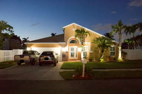 9761 Atlantic Dr, Miramar, FL 33025